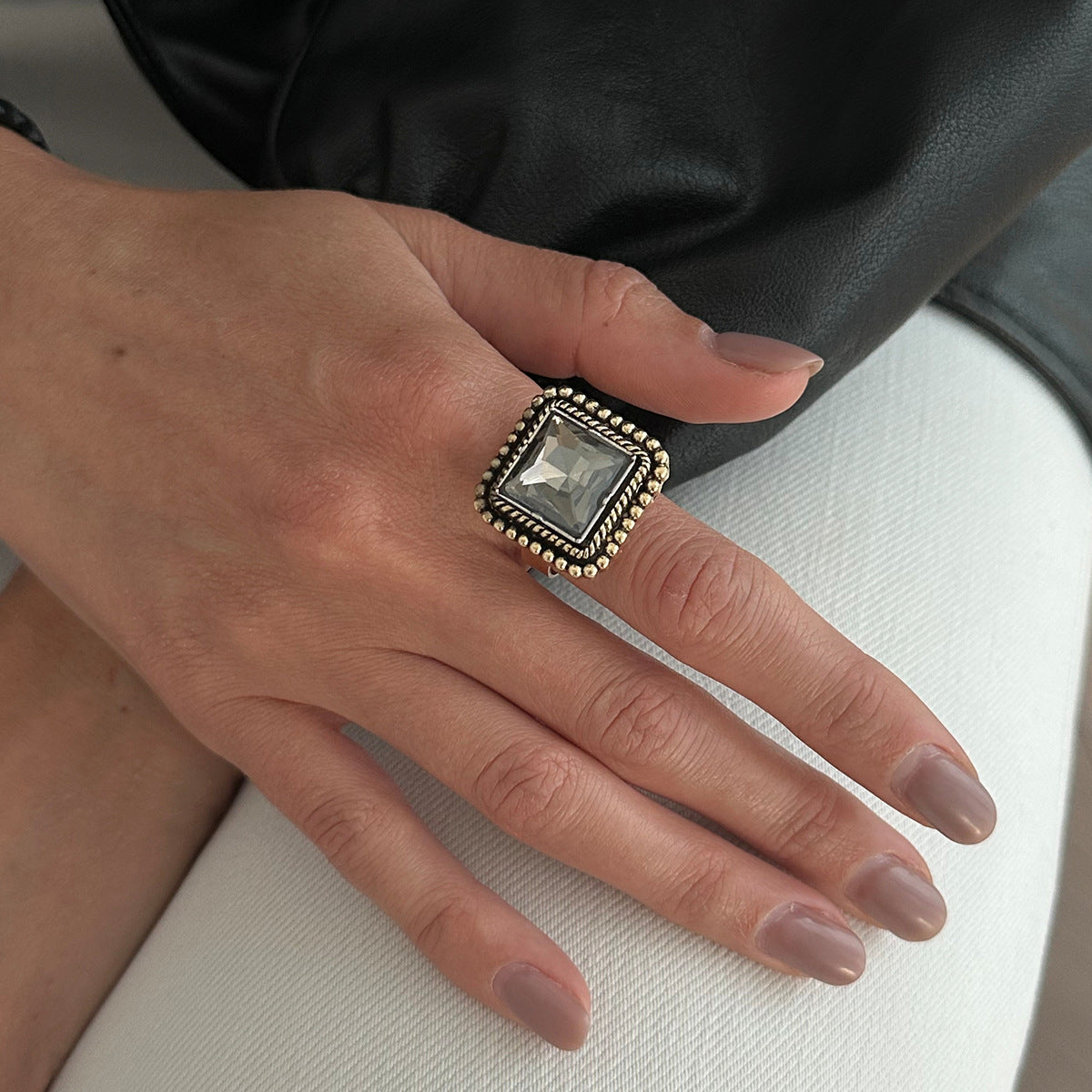Light Luxury Inlaid Acrylic Diamond Trendy Ring