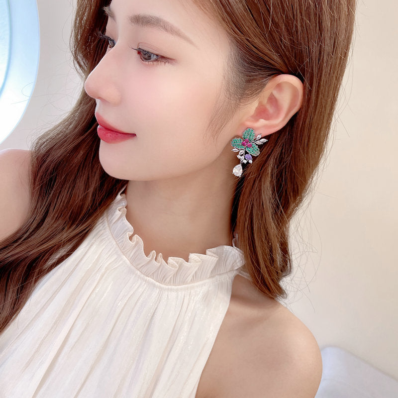 Elegant High-grade French Retro Bright Zircon Full Earrings