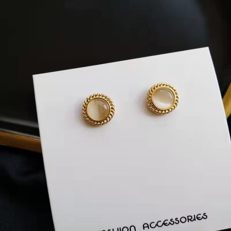 Sier Needle Simple Compact Pearl Graceful Geometric Cat Stud Earrings