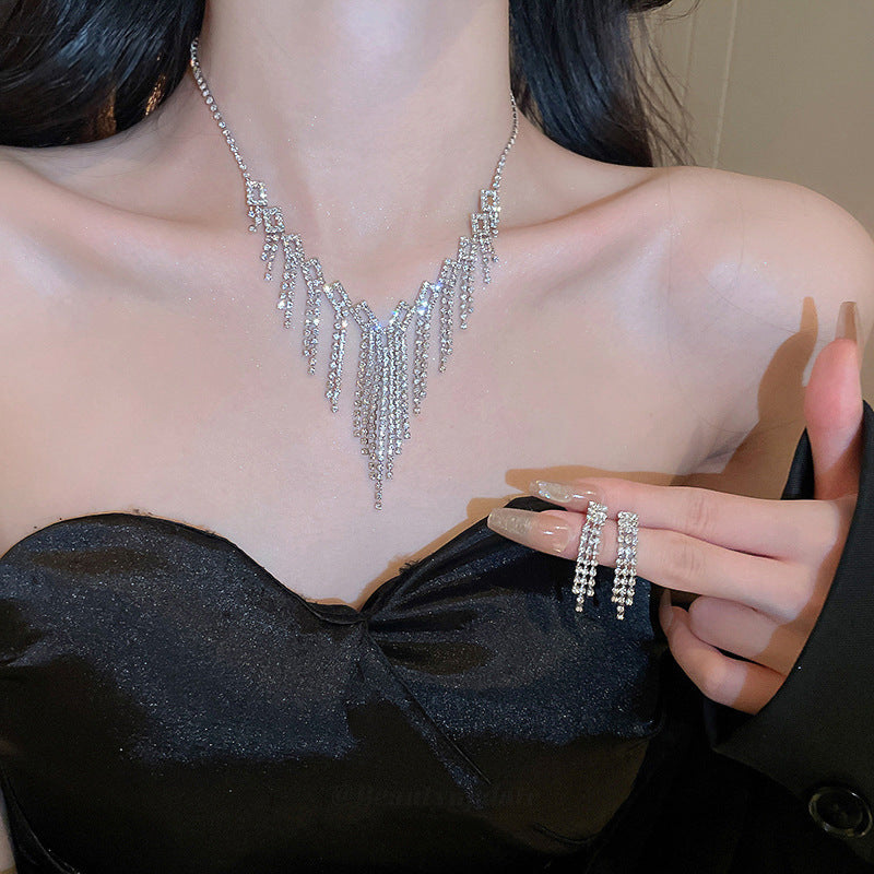 Light Luxury High-grade Zircon Niche Retro Clavicle Jewelry Set