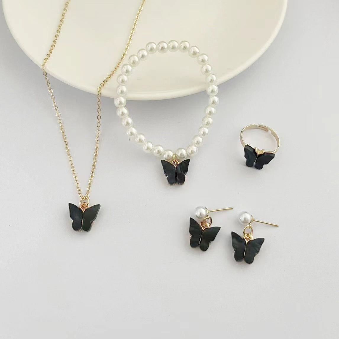 Women's Butterfly Plate Retro Fashion Minority Design Jewelry Set
