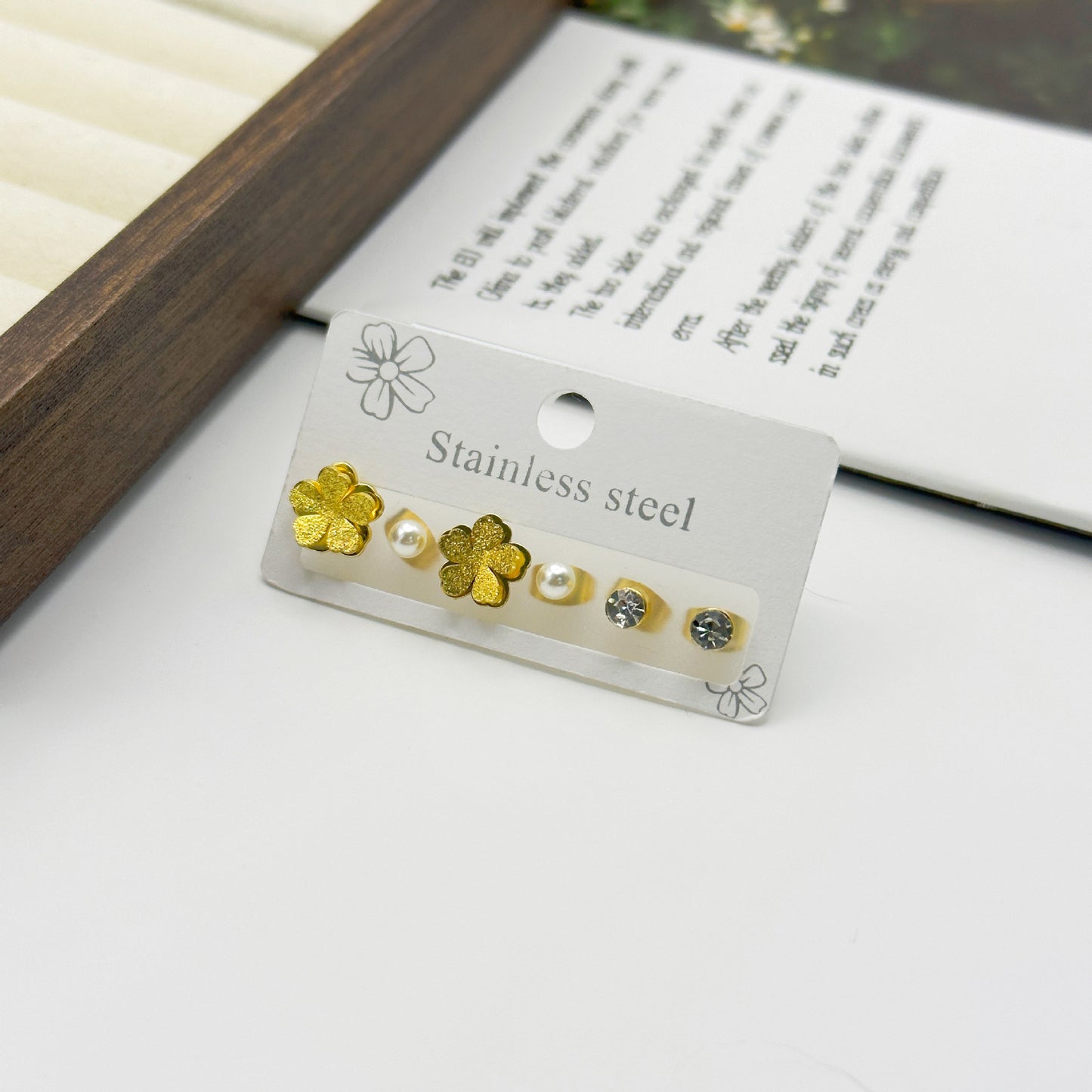 Women's Fashionable Golden Brushed Simple Affordable Luxury Earrings