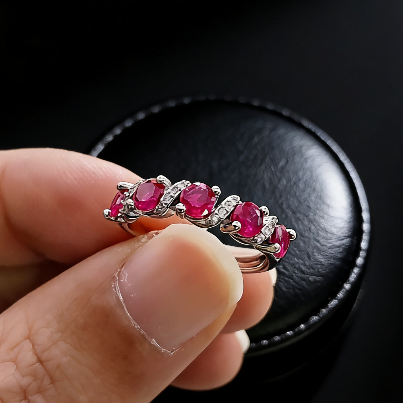 Women's Light Luxury Simulation Ruby Sapphire Open Mouth Stackable Fashion Twisted Rings