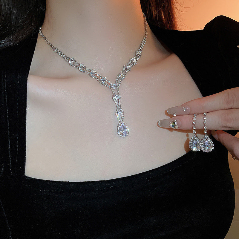Light Luxury High-grade Zircon Niche Retro Clavicle Jewelry Set