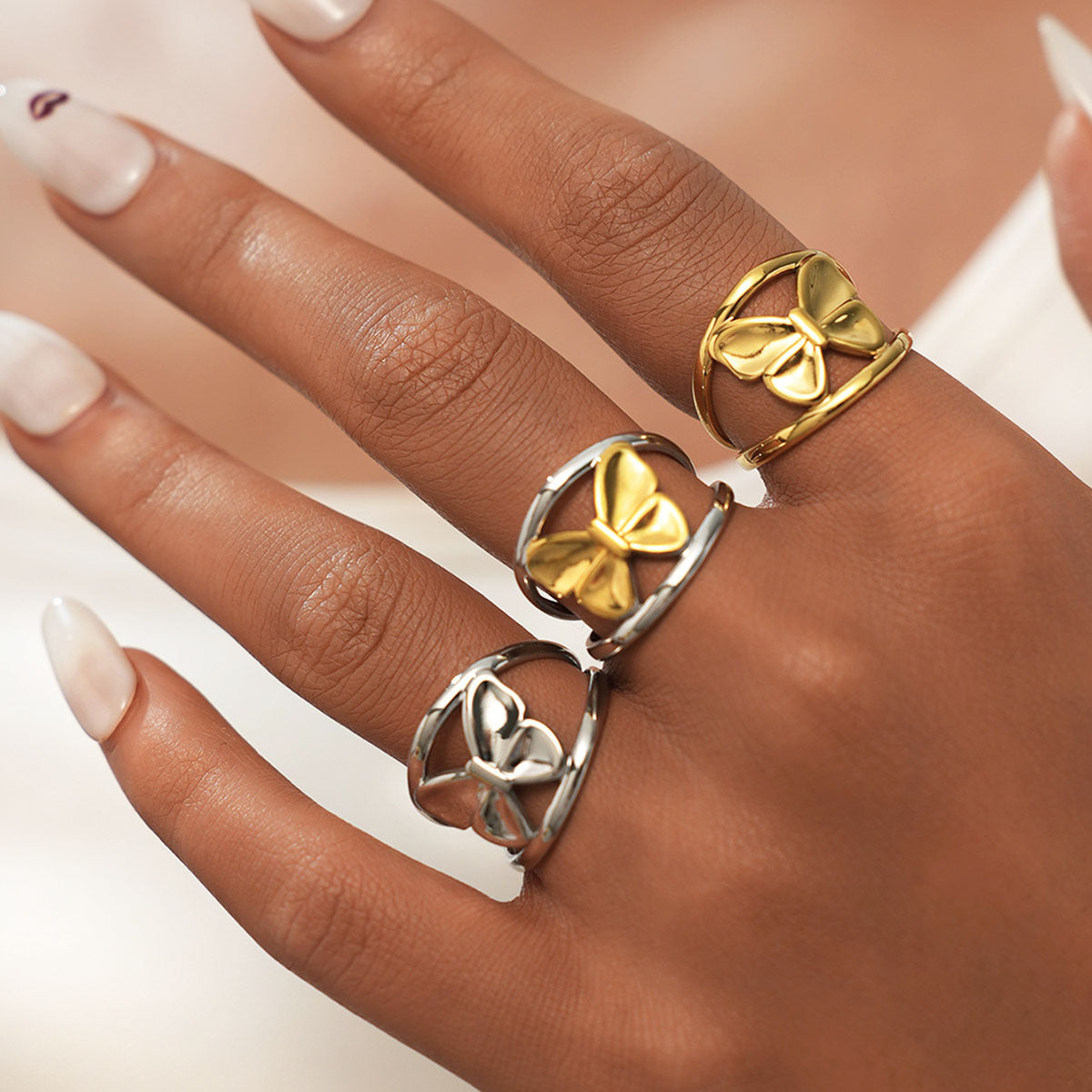 High-grade Light Luxury Packaging Female Design Hollow Butterfly Ring
