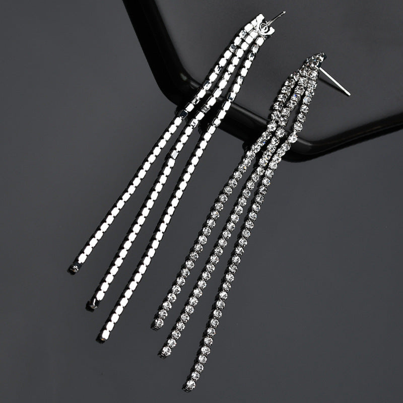 Women's Elegant Full Rhinestone Tassel Fashion Trendy Earrings