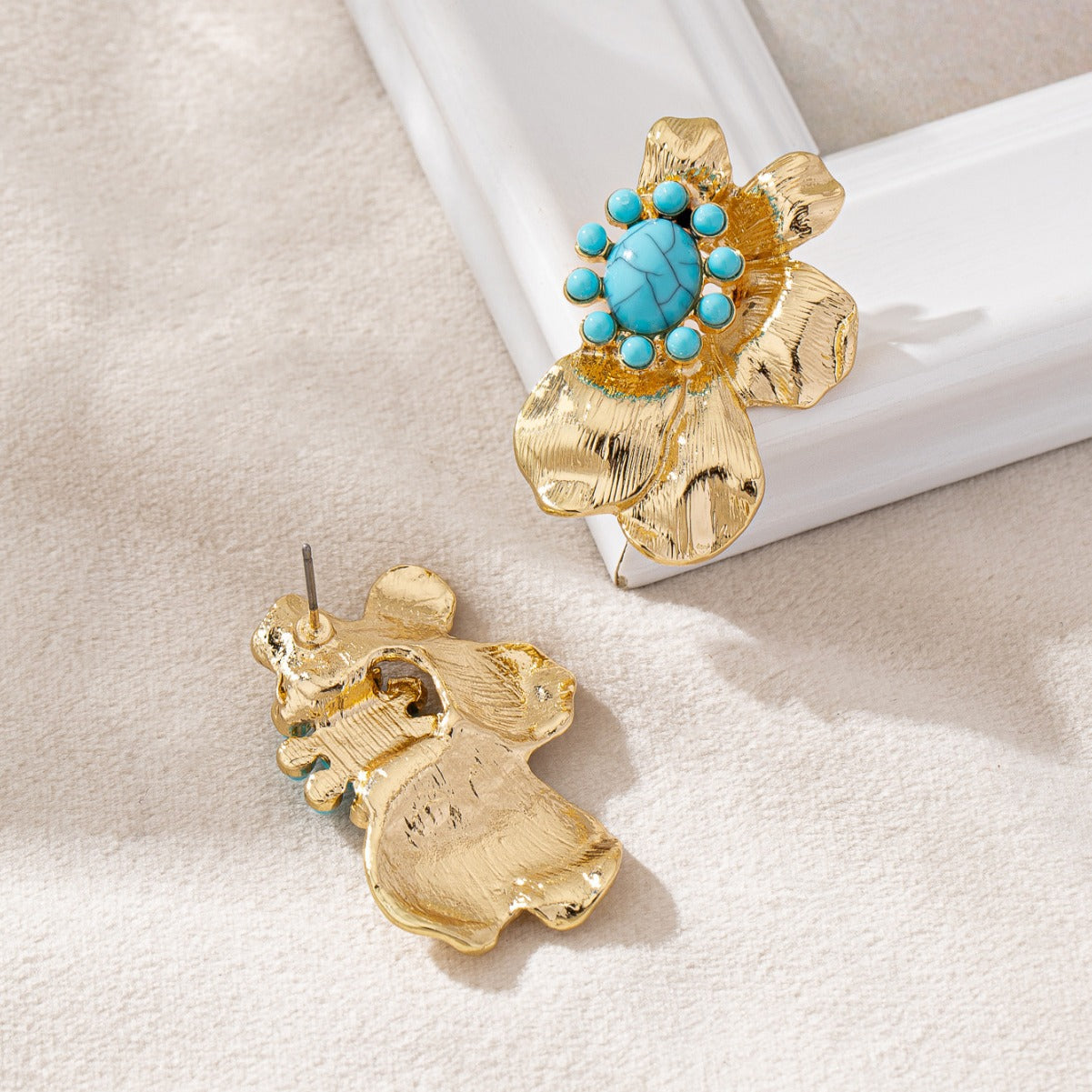 Fashion Alloy Geometric Irregular Petals Inlaid Turquoise Cold Style Design Earrings