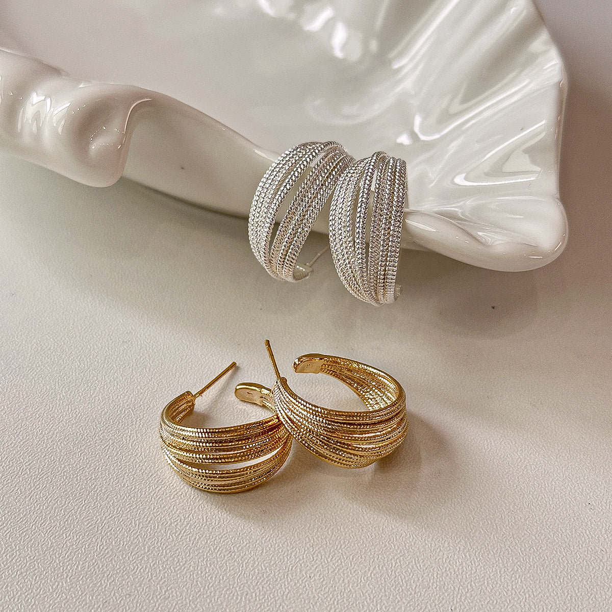 High-grade Cold Style Sier Pin Commute Stud Earrings