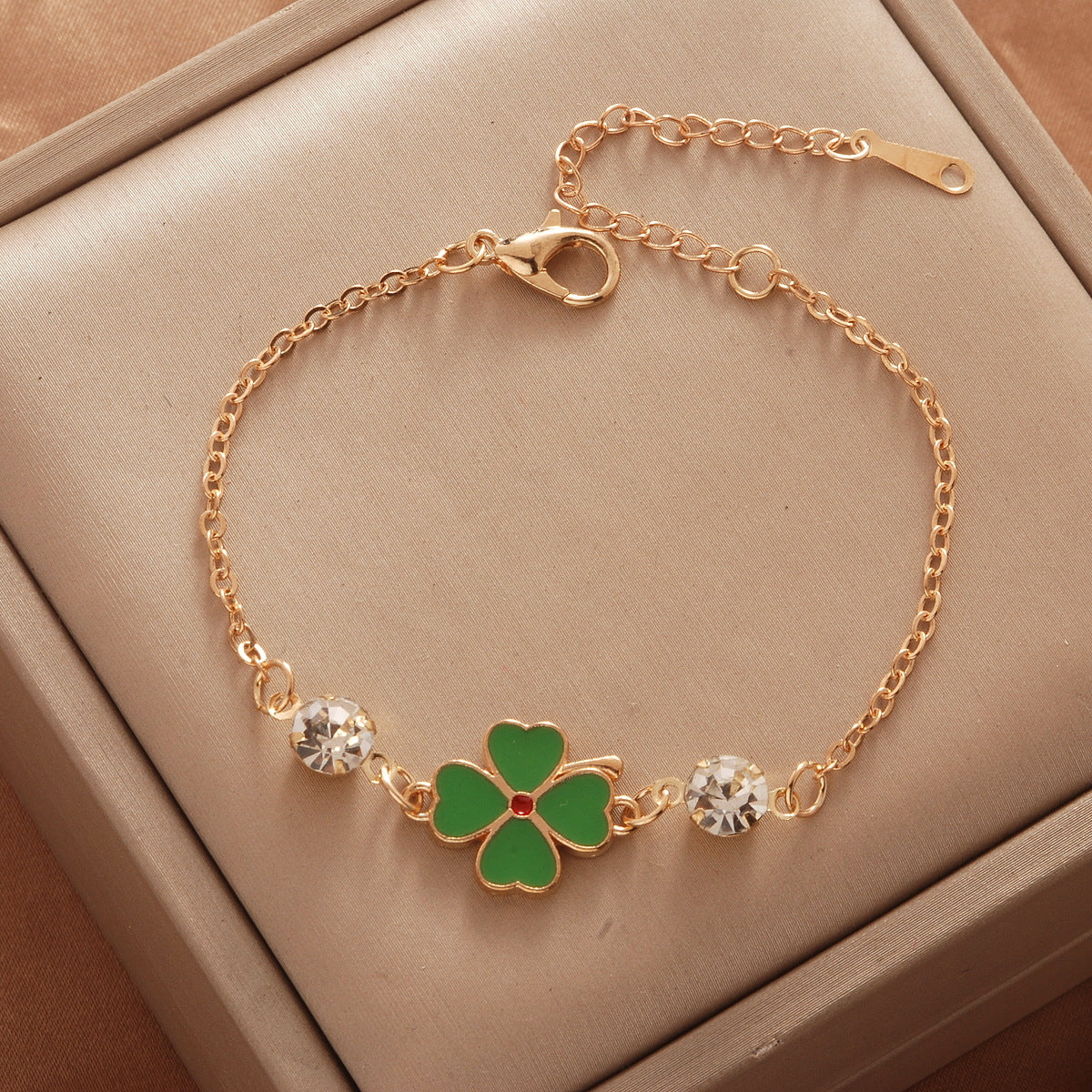 Full Of Diamond Four-leaf Clover Female Bracelets