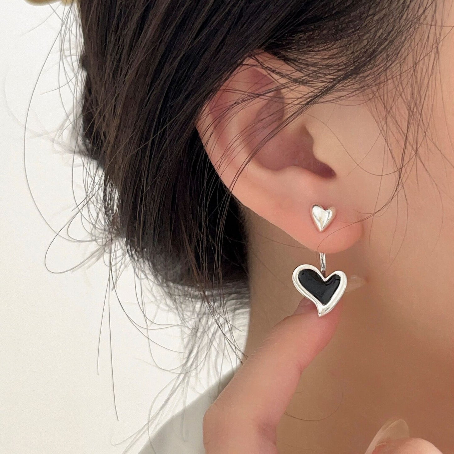 Korean Black Love Epoxy Commuting High Sense Earrings