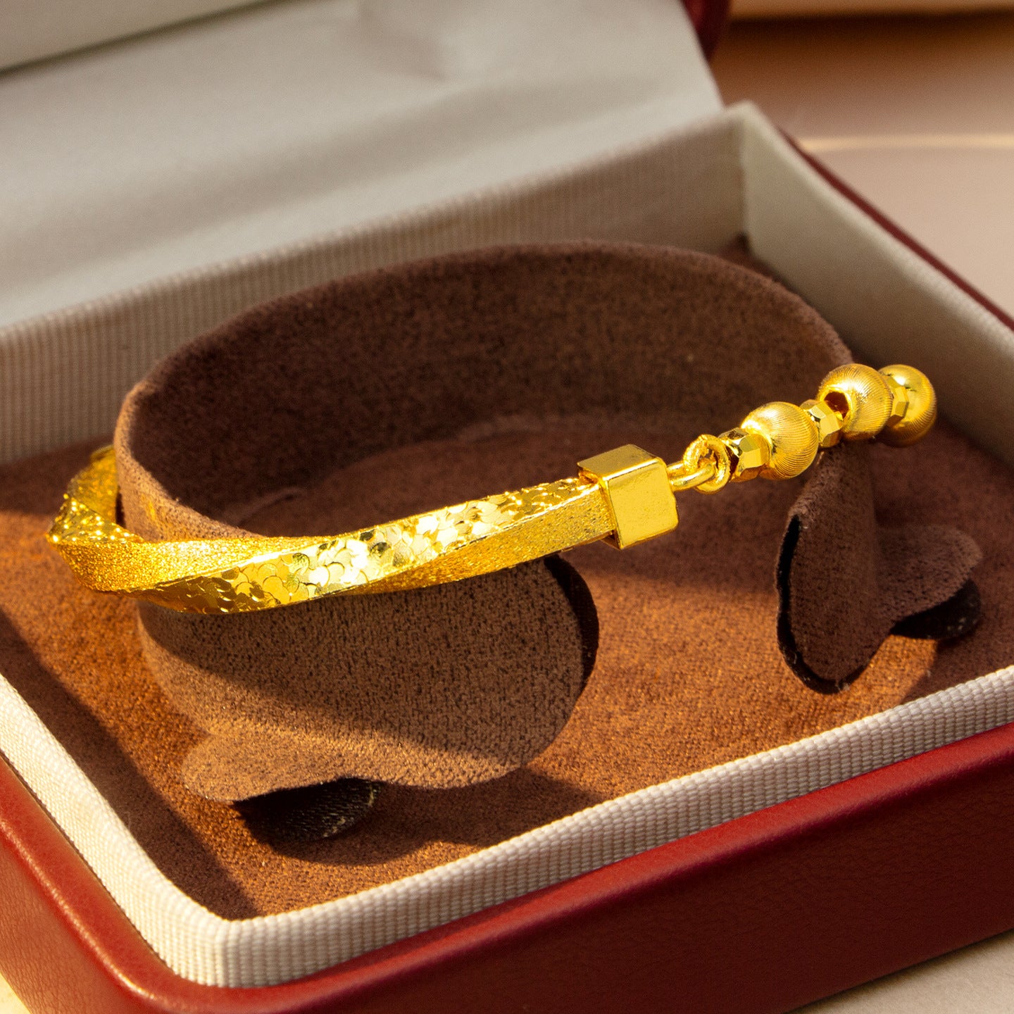 Flash Mobius Cat Eye Light Luxury Bracelet