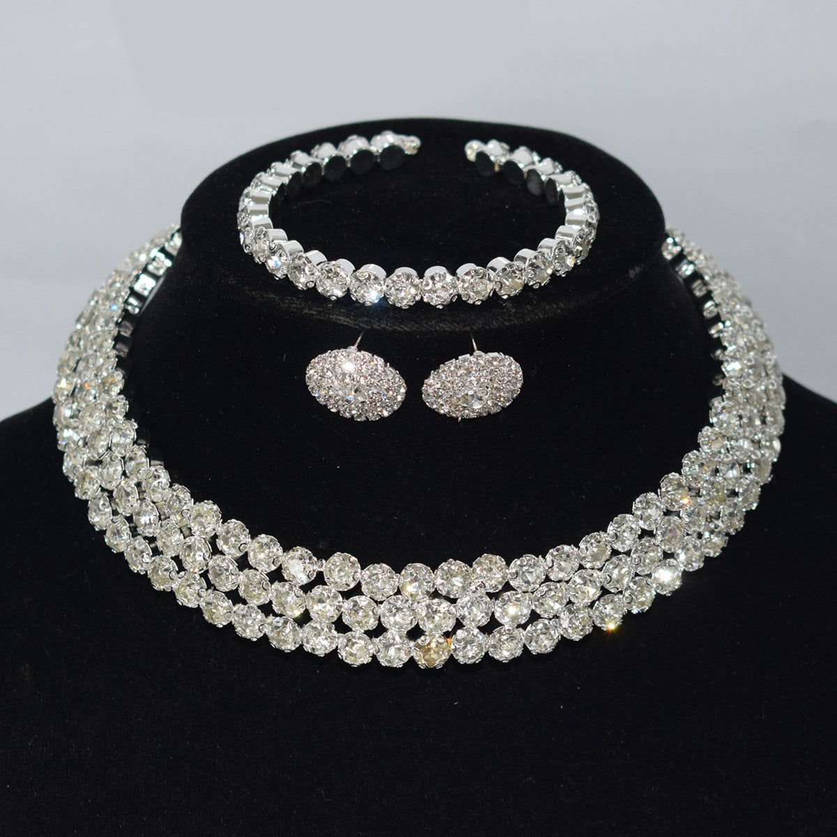 Cool Fashion Rhinestone Collar Bridal Short Bracelets