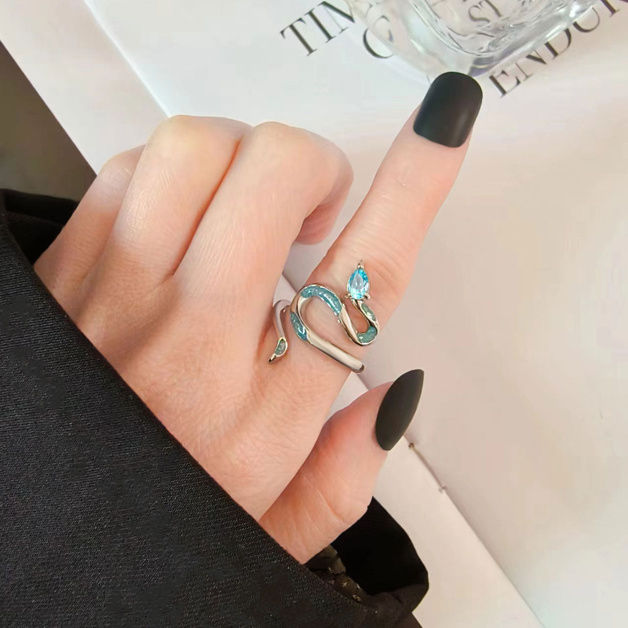 Women's & Men's Oil Dripping Green Snake Open Sier Ring