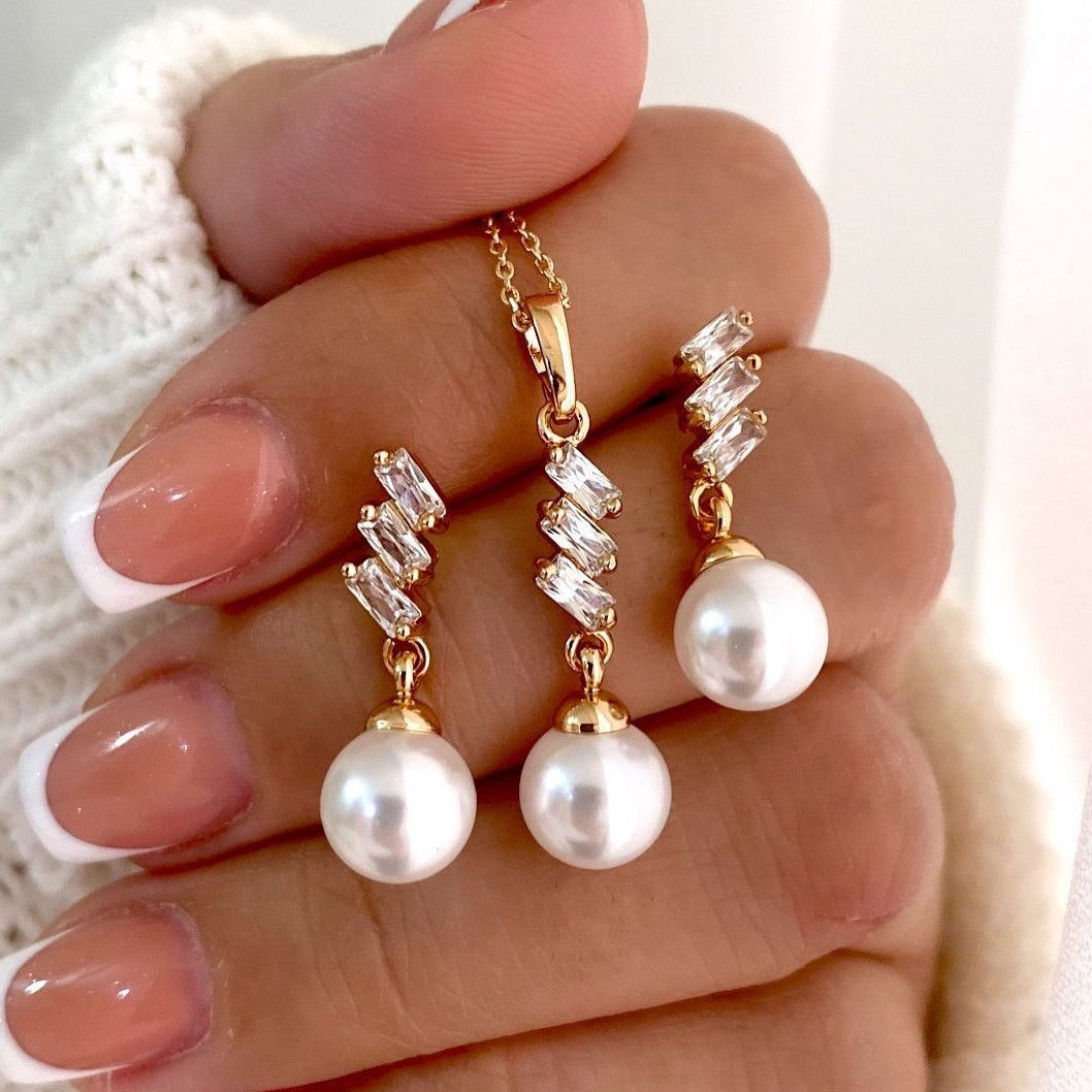 Affordable Luxury Imitation Pearl Suite Personality Rings