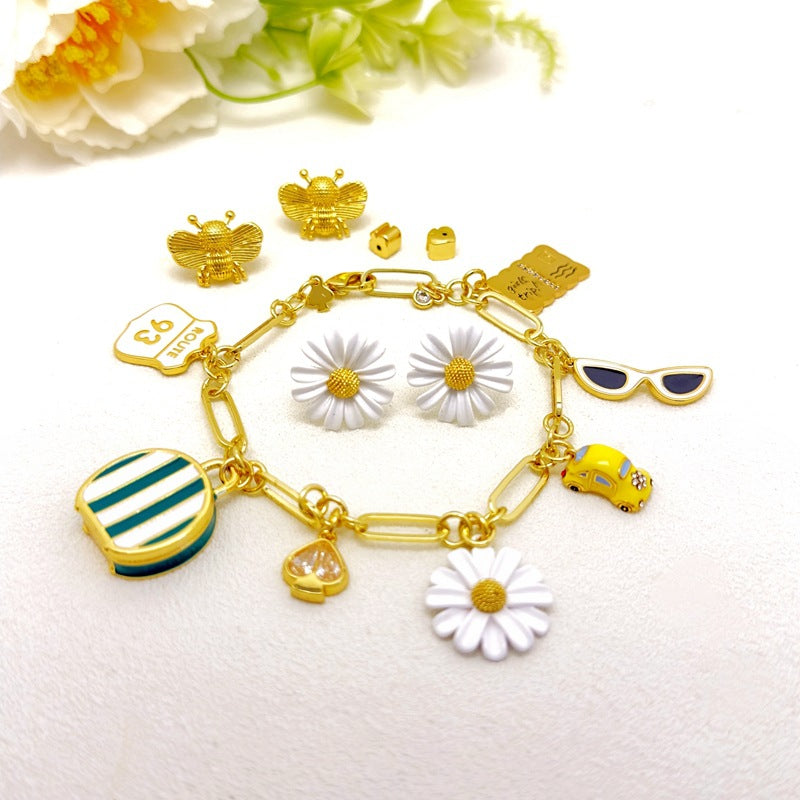 Sweet Little Daisy Bee Asymmetric Shape Sier Rings