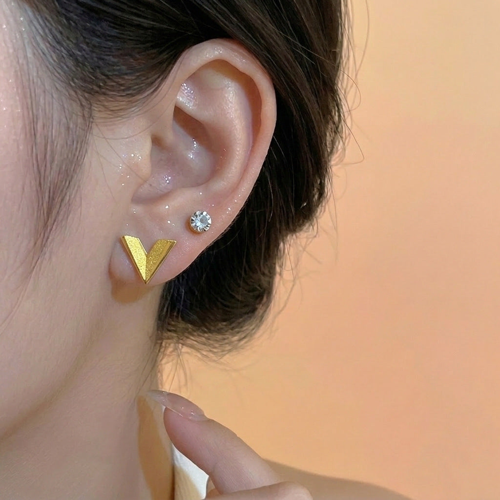 Women's Fashionable Golden Brushed Simple Affordable Luxury Earrings