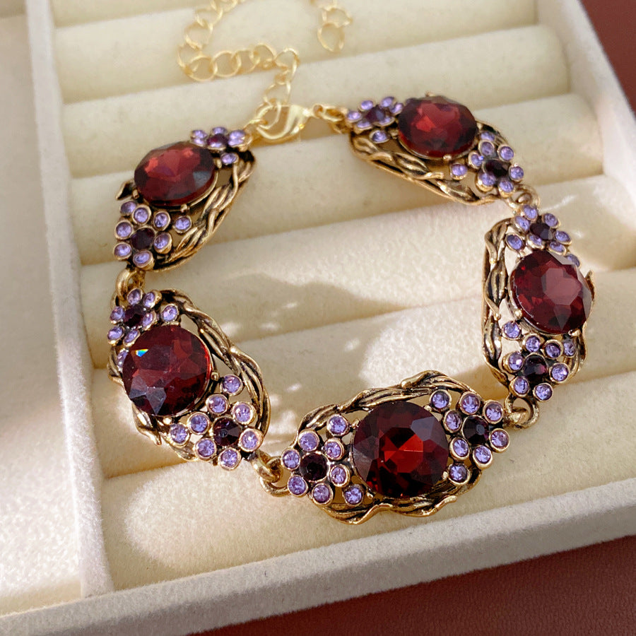 Women's Oval Retro Exquisite Clavicle Chain High-grade Light Luxury Jewelry Set