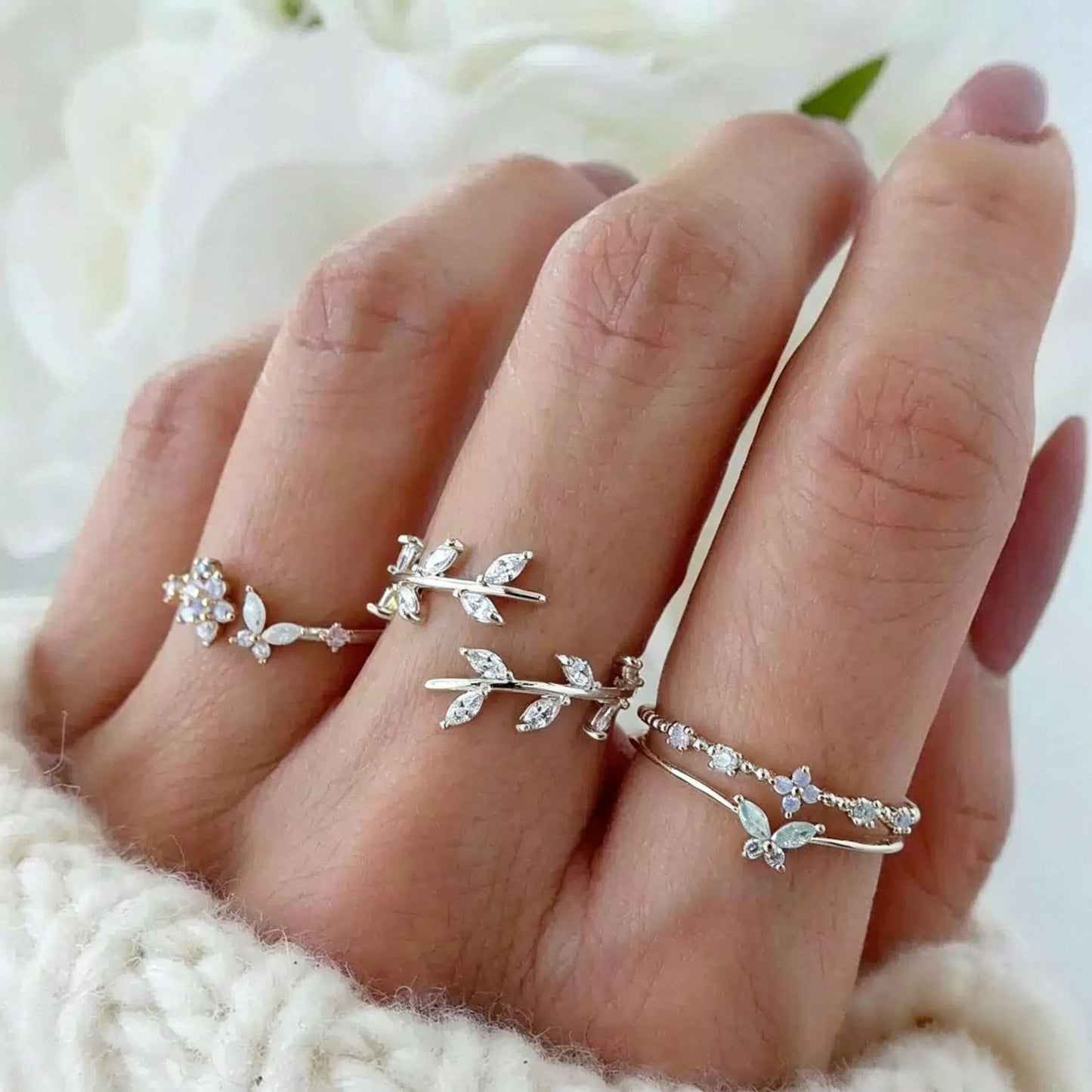 Hand Fashion Simple Butterfly Diamond Studded Hollow Female Niche Ring