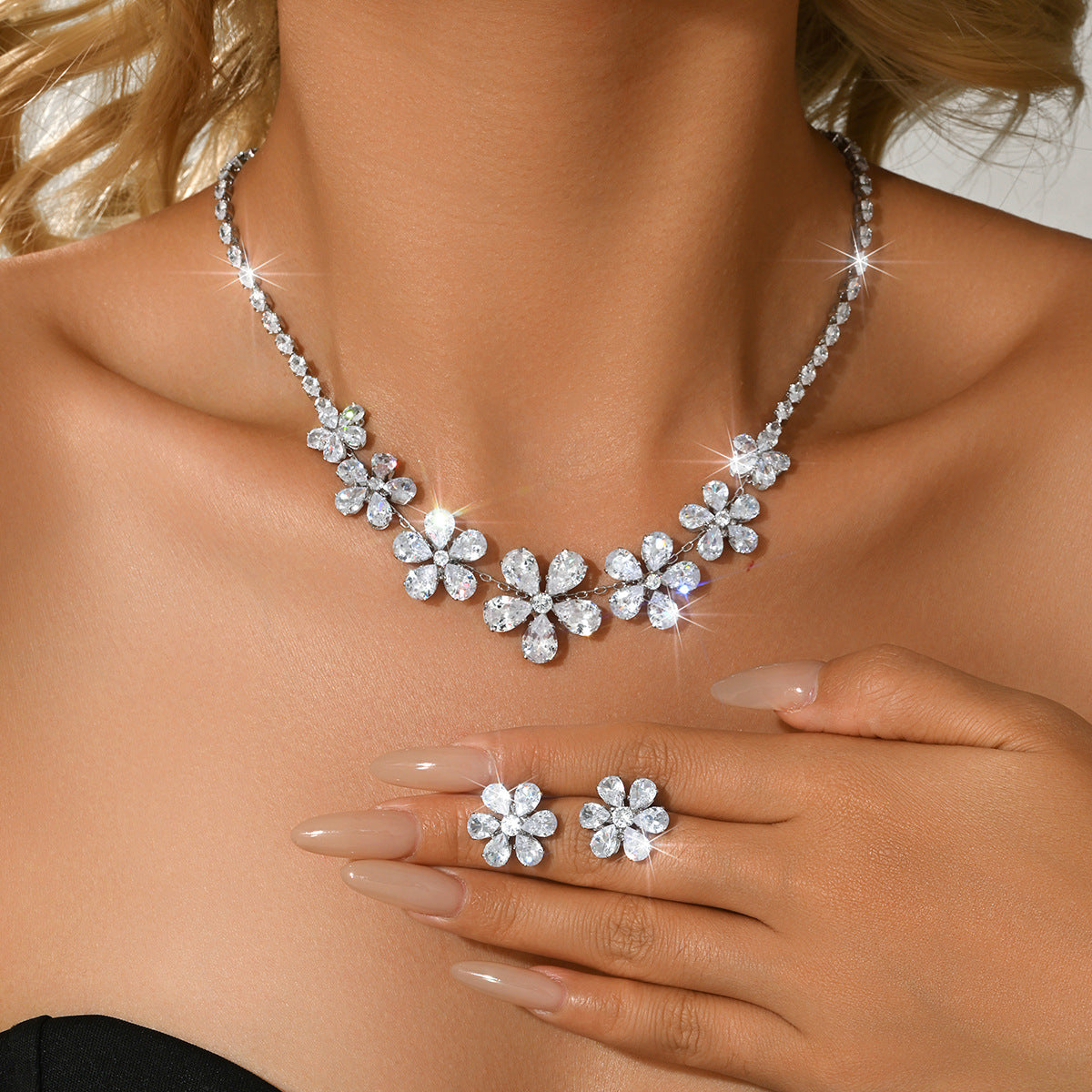Ear Two-piece Light Luxury Temperament Clavicle Chain Female Jewelry Set