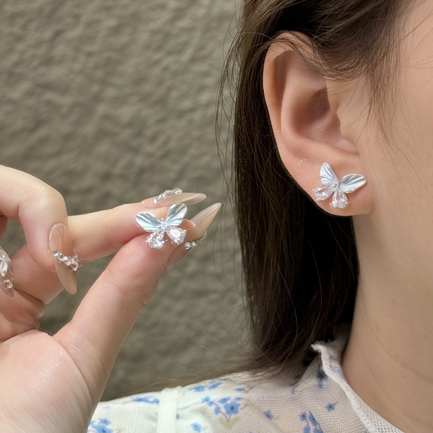 Women's Fresh Sweet Imitation Pearl Flower Personalized Simple Niche Temperament High-grade Earrings
