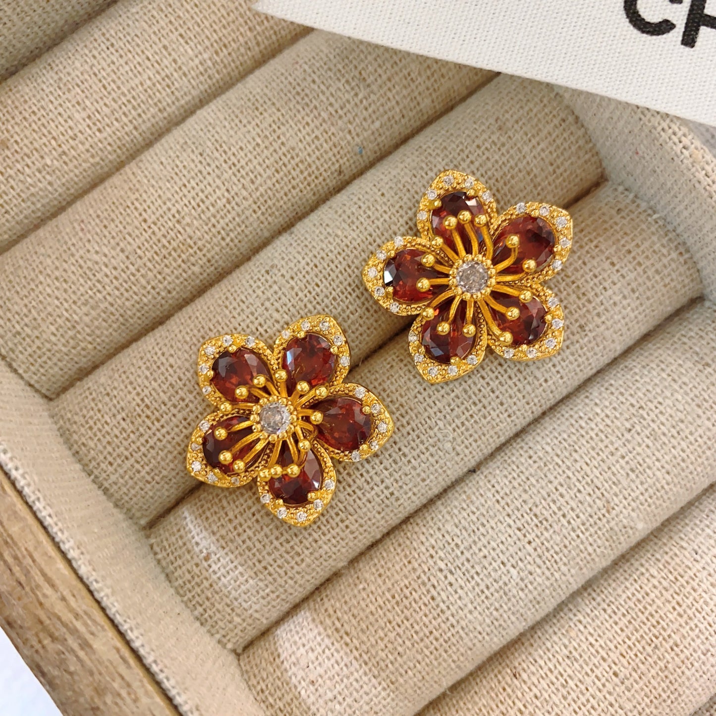 Women's Exquisite Red Crystal Flowers Trendy High-grade Earrings