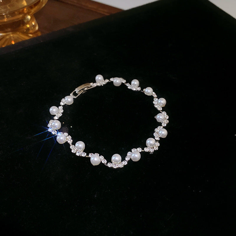 Women's Zircon Pearl Bee Buckle French Vintage Court Bracelets