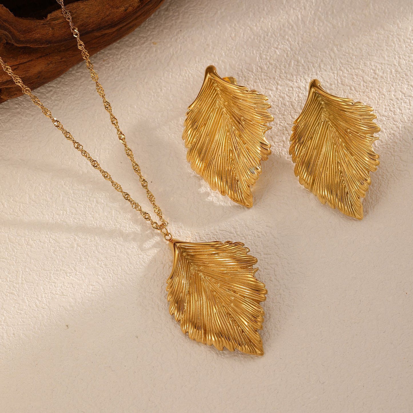 Women's Leaves Ear Light Luxury Minority Clavicle Necklace