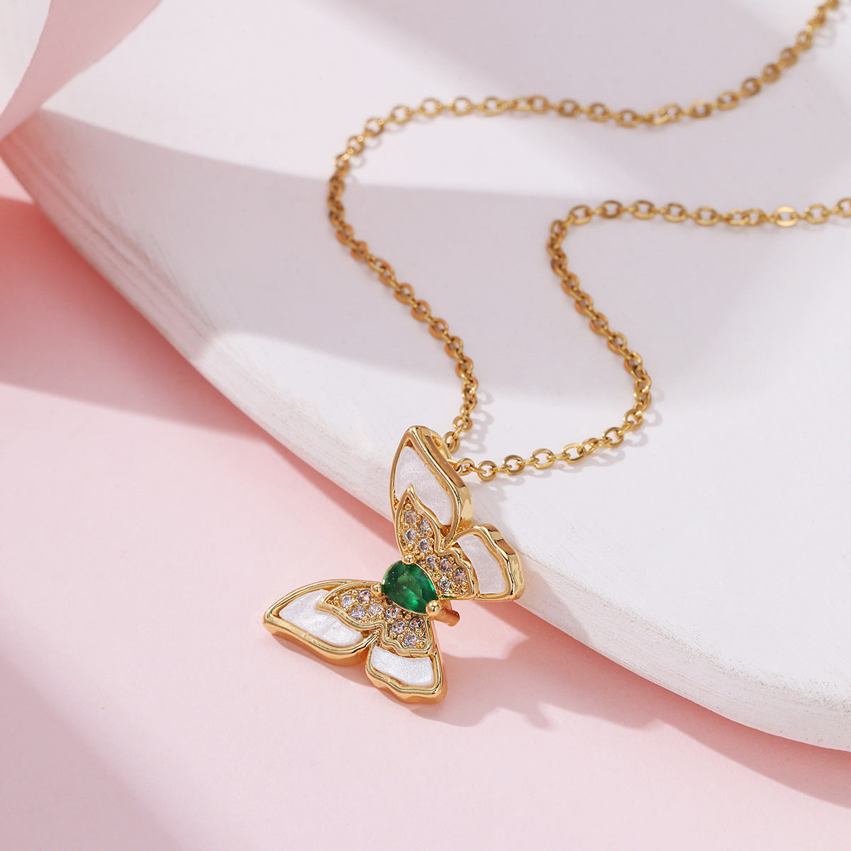 Female Refined Stylish Versatile Light Luxury Necklace