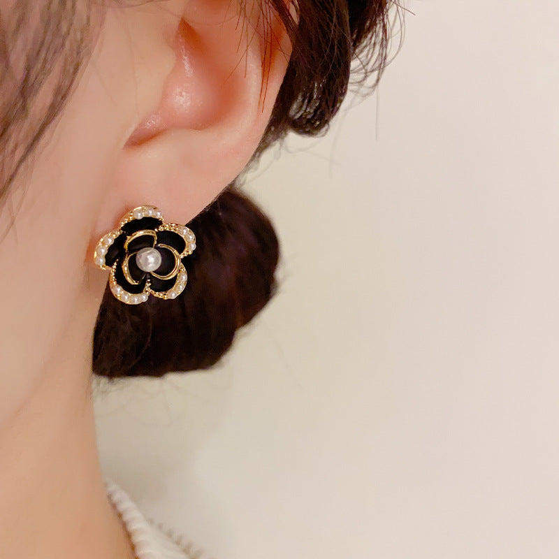 Women's Retro Fashion Black Camellia High-grade Sier Needle Temperament Earrings