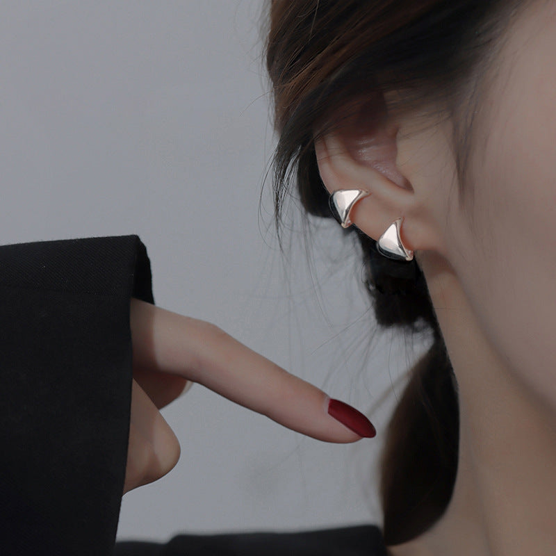 Women's Arc Simple Clip French Retro Metal Frosty Style Ear Buckle