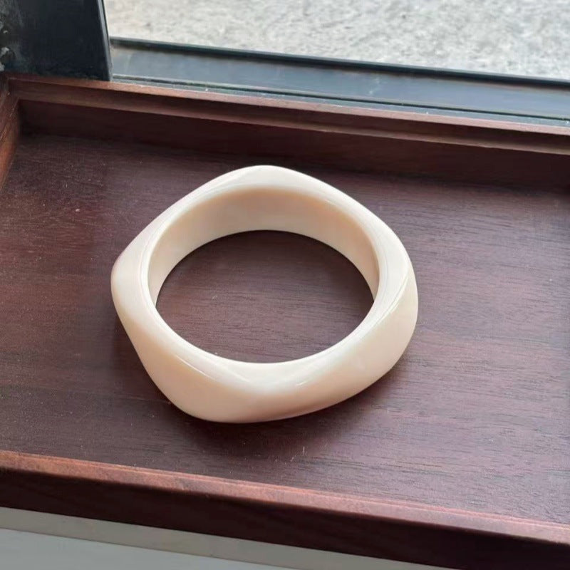 Women's Irregular Blooming Resin Curved Girlfriends Bracelet