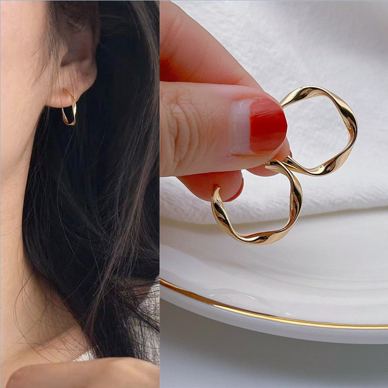 Simple Elegant Fashionable Shaped Circle Female Soft Earrings