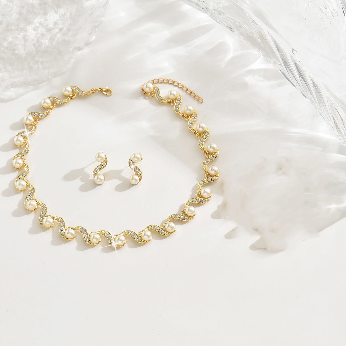 Women's S-shaped Alloy Pearl Female Niche Clavicle Jewelry Set