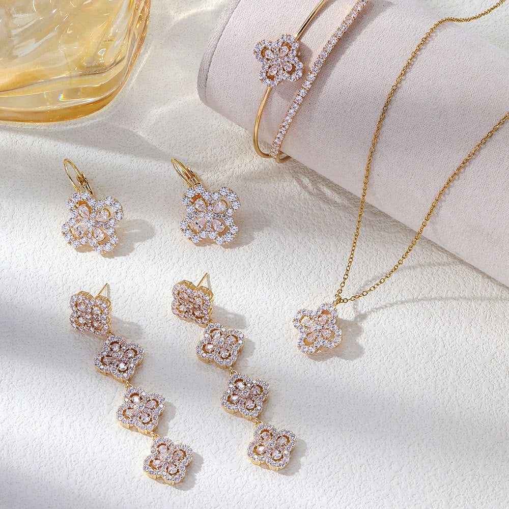 Women's Zircon Flower Diamond Open-ended Fashion Exquisite Minority Design Light Luxury Jewelry Set