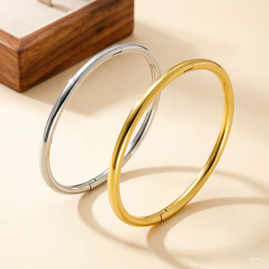Fashion Style Glossy Simple Titanium Steel Buckle Female Everyday Joker Bracelet