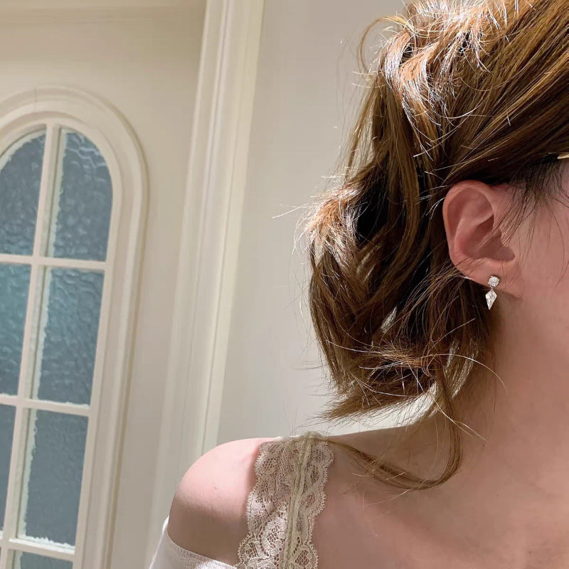 Sier Plated Super Flash Diamond Zircon Tassel Female Design Sense Stud Earrings
