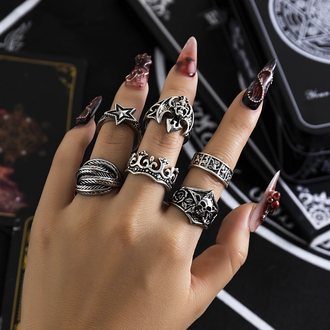 Vintage Knuckle Suit Hip Hop Carved Bat Rings