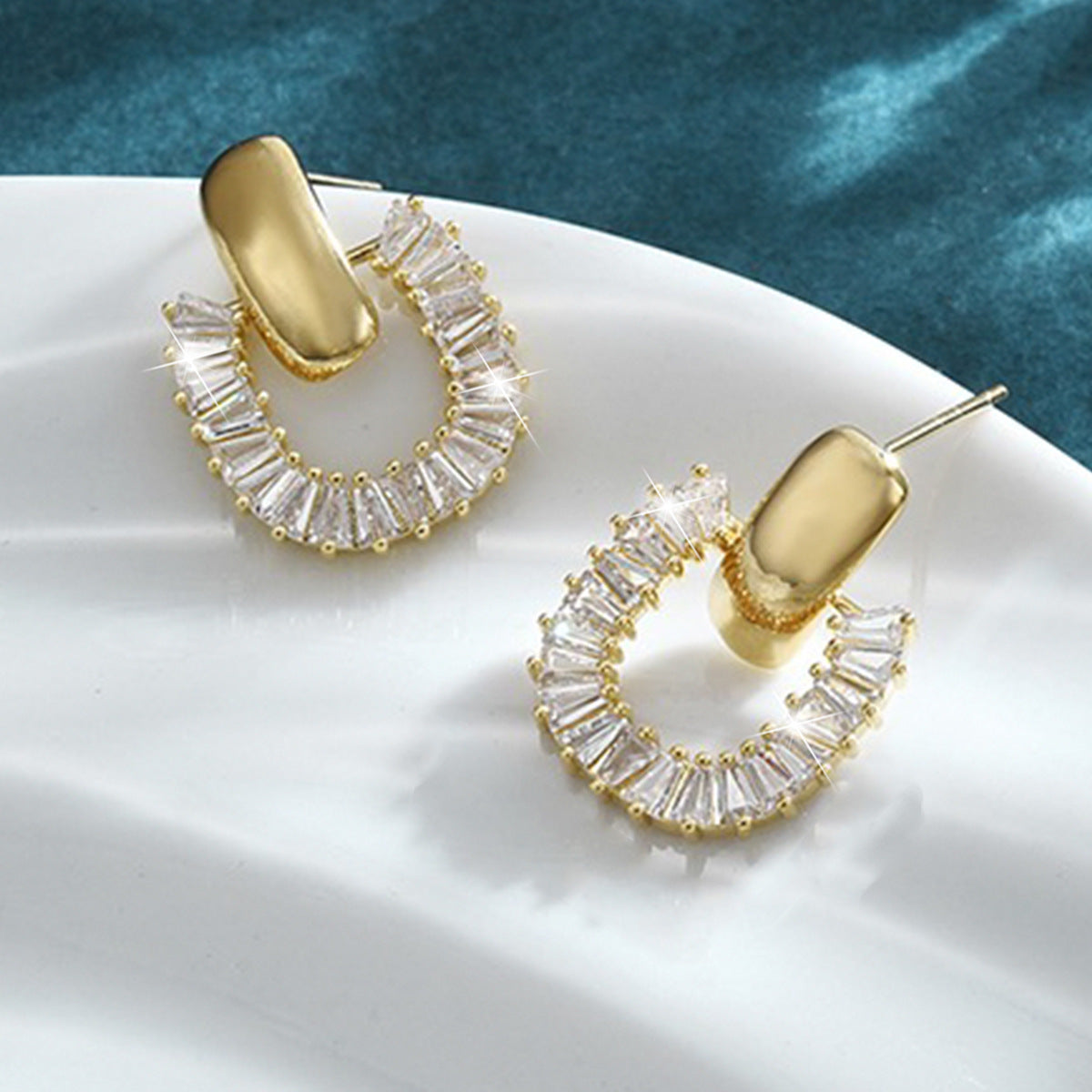 Women's Light Luxury High-grade Square Elegant Generous Earrings