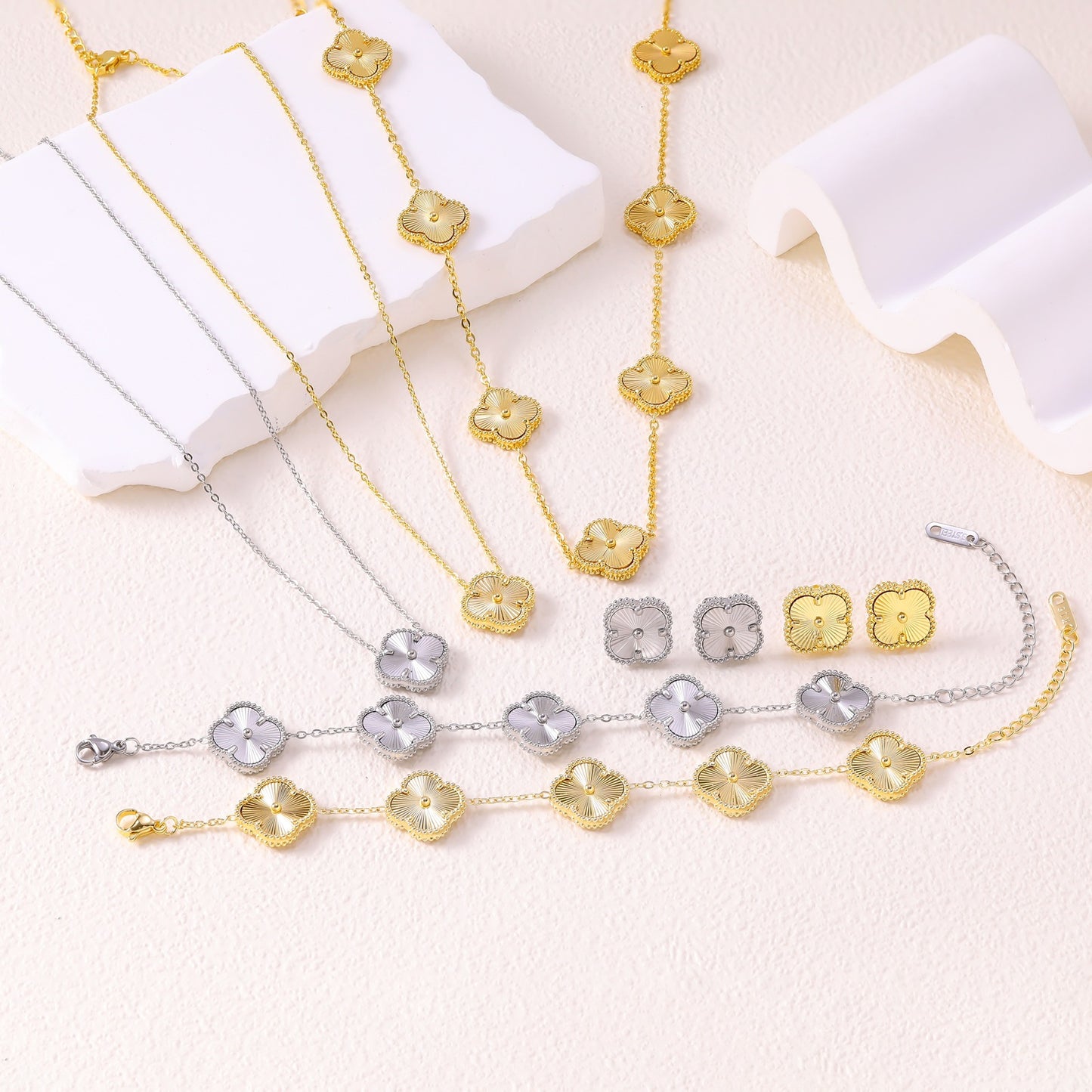 Golden Four-leaf Flower Design Personality Gold Necklaces
