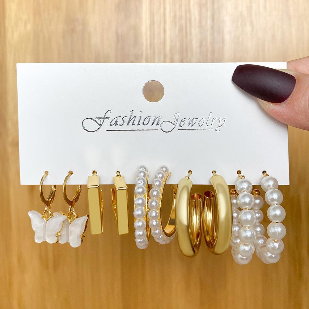 Retro Card Fashion Pearl Butterfly Dripping Stud Earrings