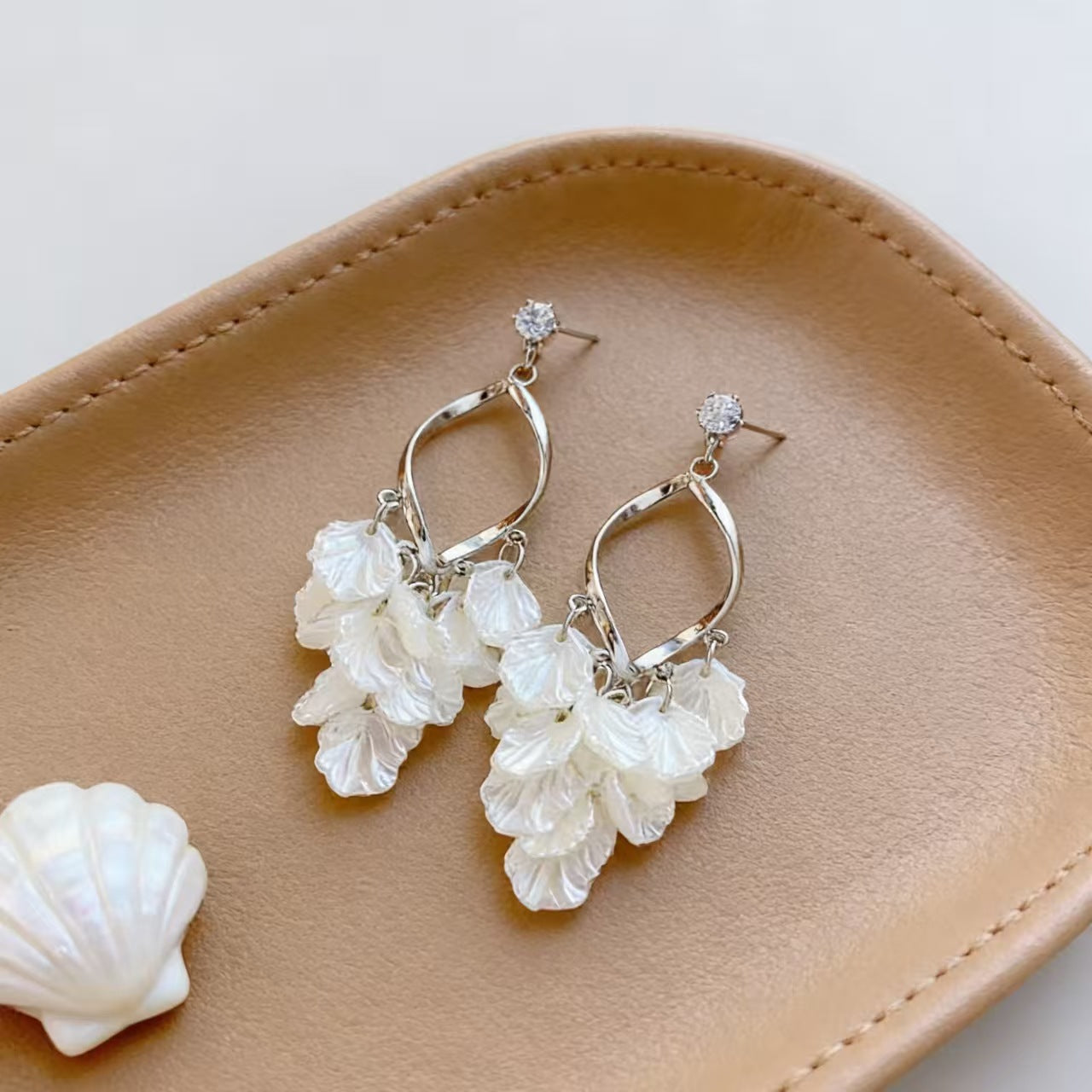 Style Fairy Petal Fringed Light Luxury High-grade Design Earrings