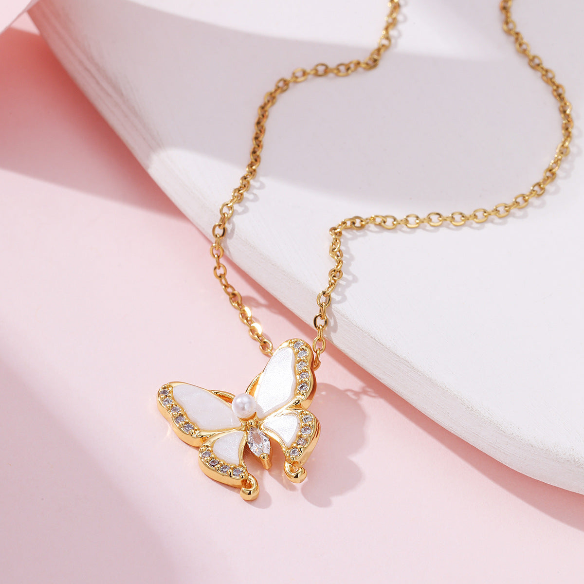 Female Refined Stylish Versatile Light Luxury Necklace