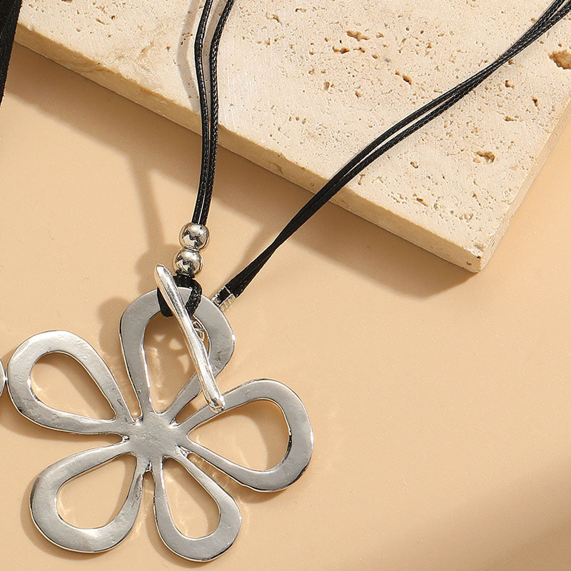 Hollow Large Flower Artistic Retro Personality Necklaces