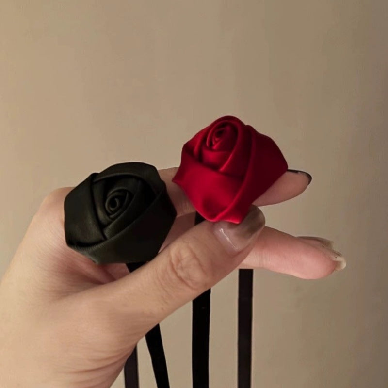Rose Veet Retro Female Niche Strap Necklaces