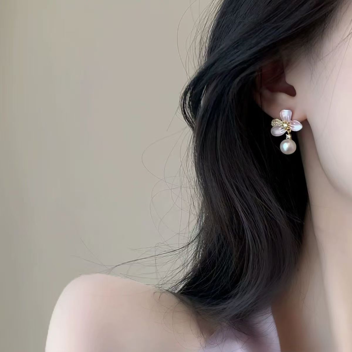 Women's Style Flower Zircon Ear Sier Needle Temperament Unique Exquisite Stud Earrings