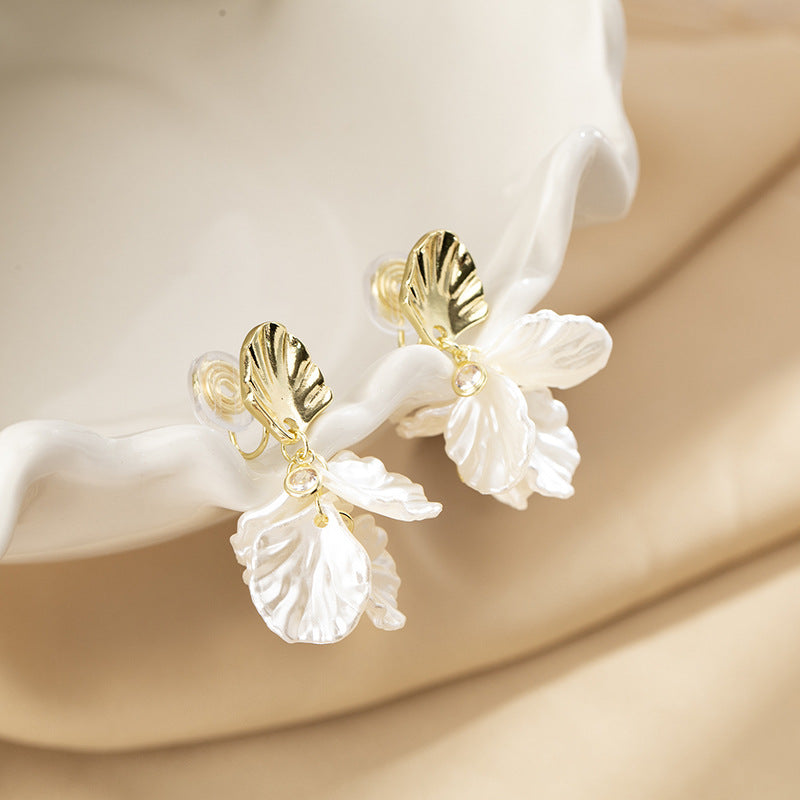Luxury Fashion High-grade French Shell Petal Unique Design Elegant Mosquito Ear Clip
