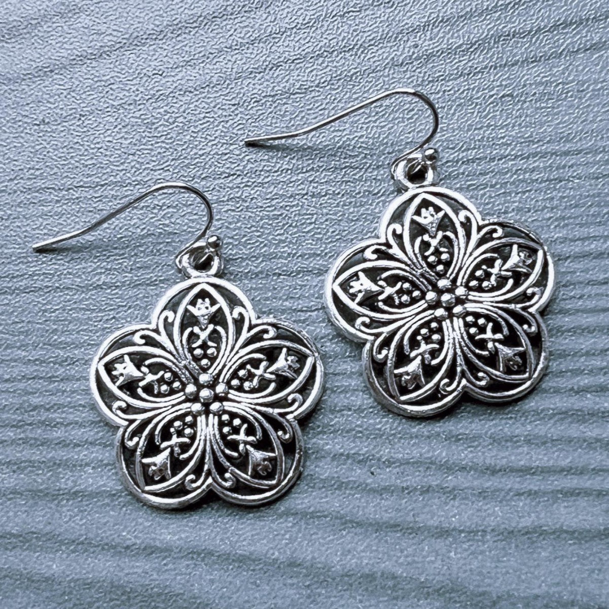 Bohemian Hollow Retro Antique Sier Flower Earrings