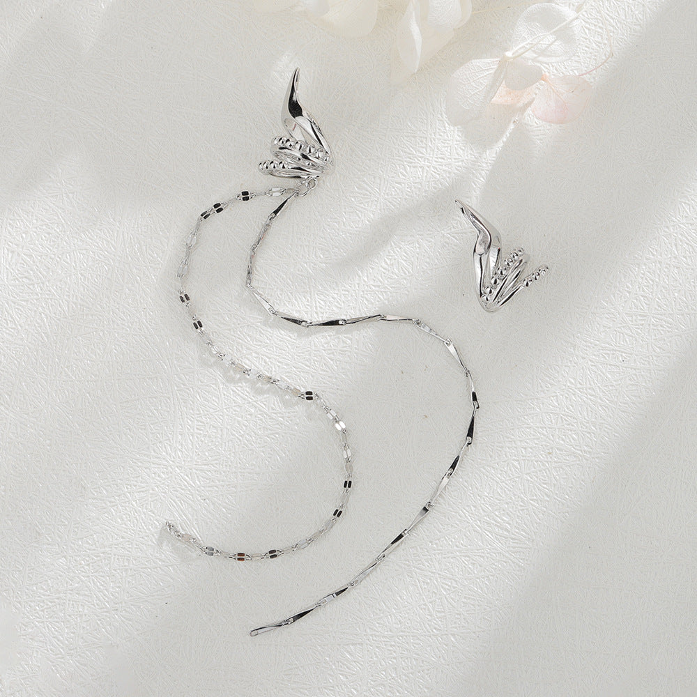 High-grade Long Earless Geometric Tile Chain Ear Clip