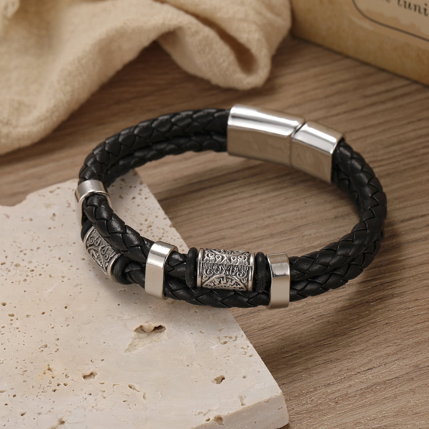 Tissage et bracelets à la main en corde de cuir pour femmes et hommes