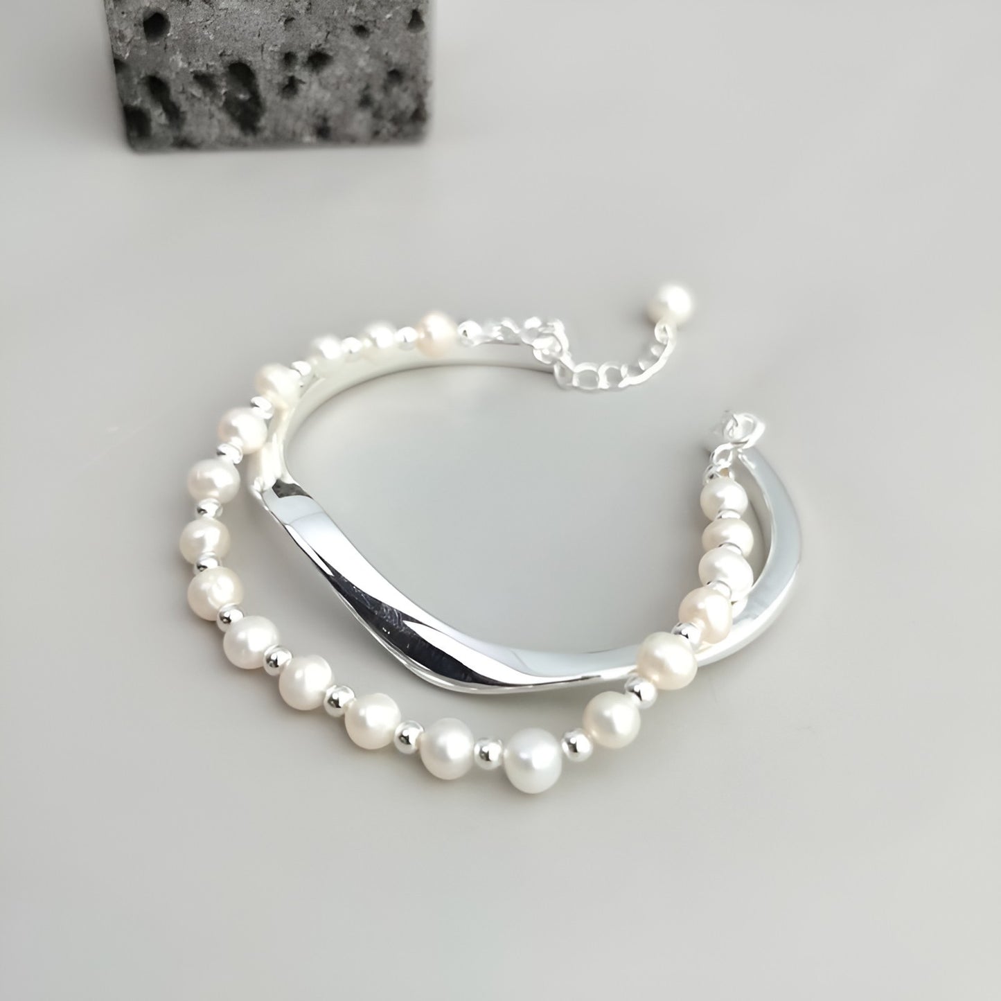 Doppelschichtige Mobius-Streifen-Armbänder für Damen, modisch, anmutig, Persönlichkeit, elegant